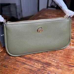 Kate Spade NWT Green Clutch Handbag with Zipper Closure.